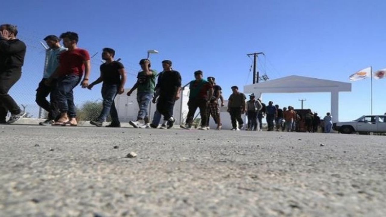 Suriyeli 12 düzensiz mülteci Aşağı Pirgo’da yakalandı