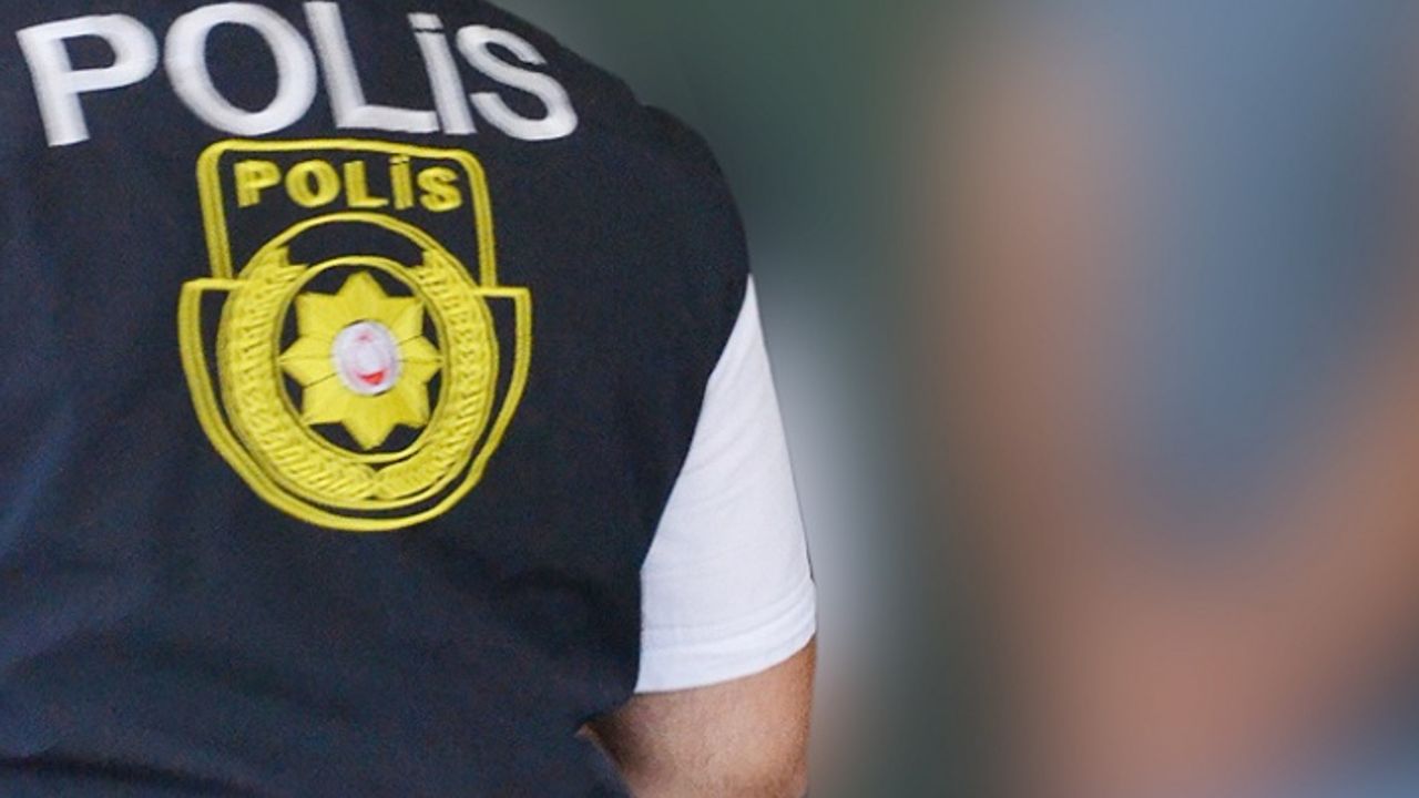 Çalıştıkları marketten 72 şişe viski ve 6 şişe rakı çaldılar