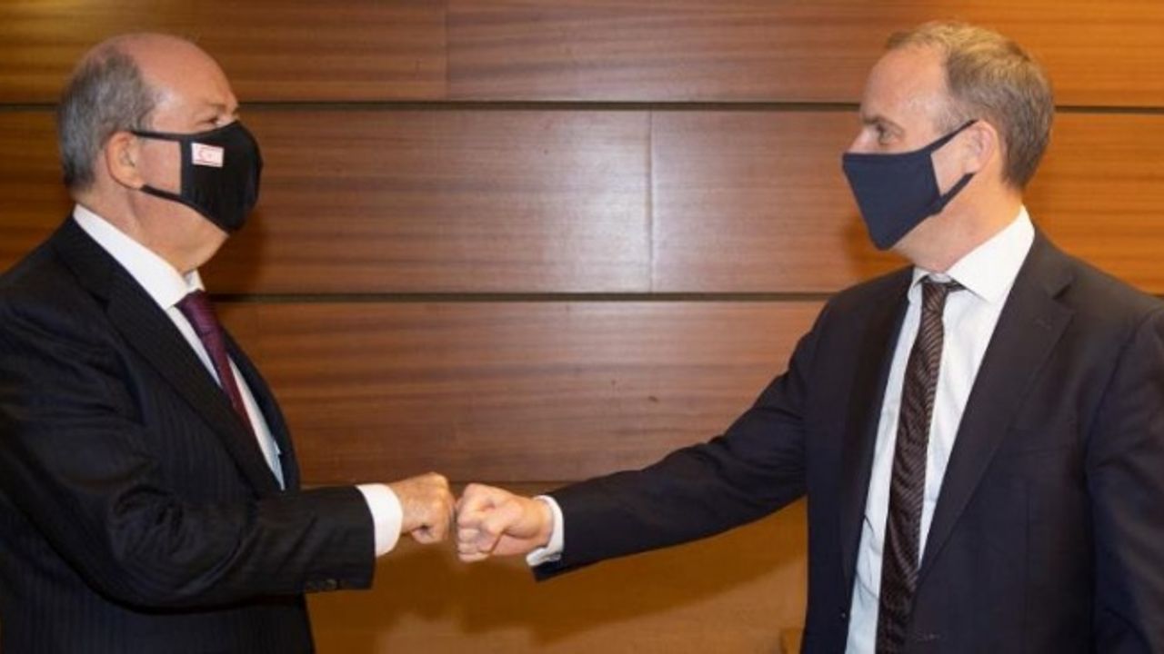 Cumhurbaşkanı Tatar, Raab ile bir araya geldi