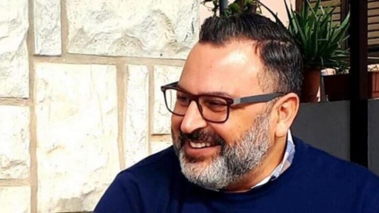 İngiltere’de ‘Eğitimin Oskarı’nı Kıbrıslı Türk öğretmen Faik Kordemir aldı