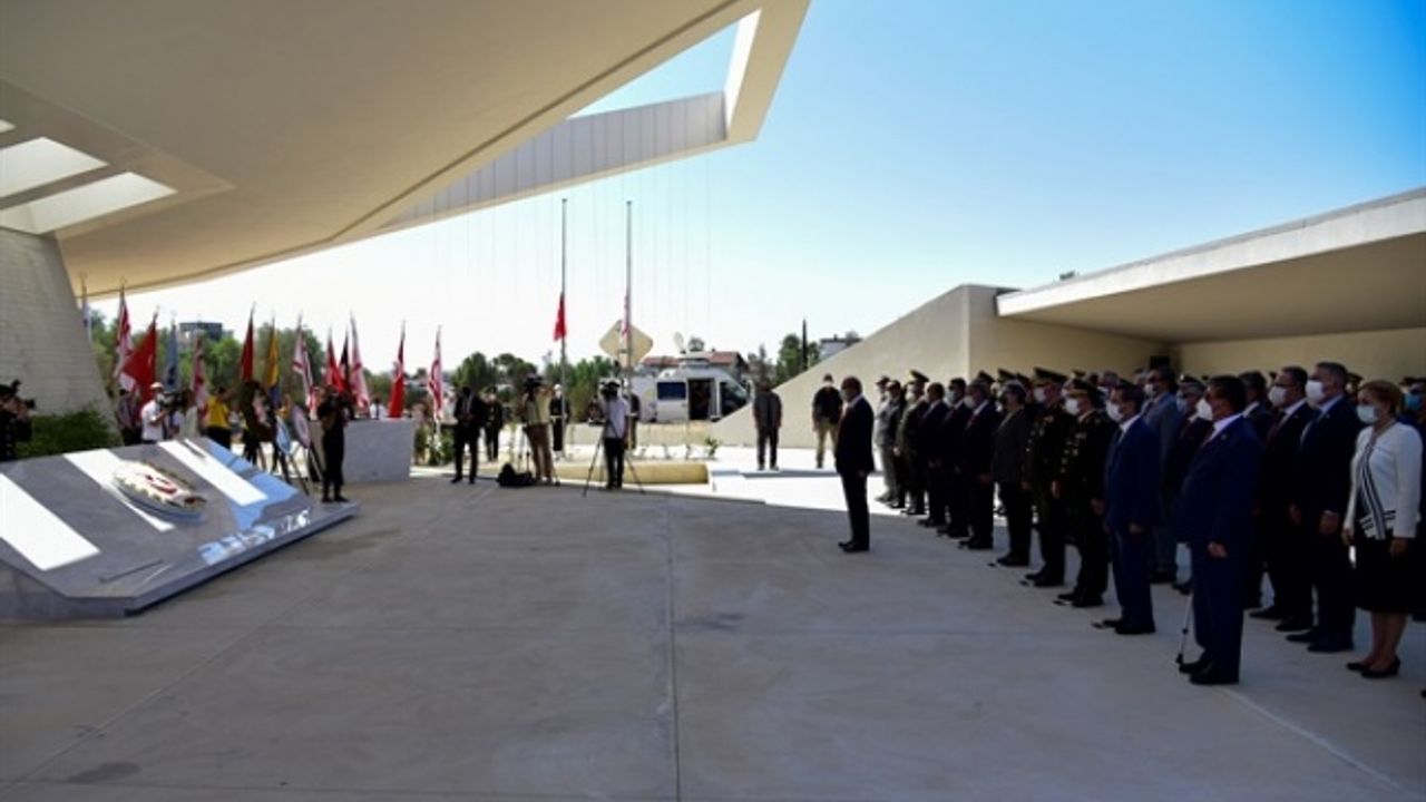Rauf Raif Denktaş'ın anıt mezarında tören düzenlendi