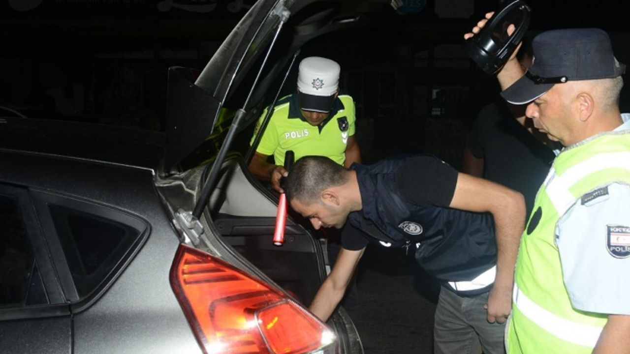 7 alkollü sürücü tespit edildi, 2 kişi tutuklandı, 45 araç trafikten men edildi