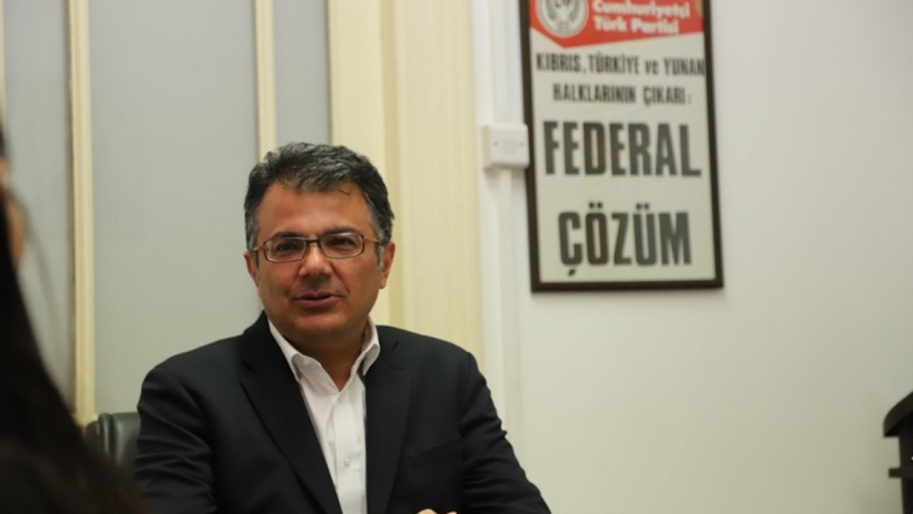 Akansoy: “Ayrılıkçı siyasetin Kıbrıslı Türkleri bu coğrafyaya hapsetmesini reddediyoruz”