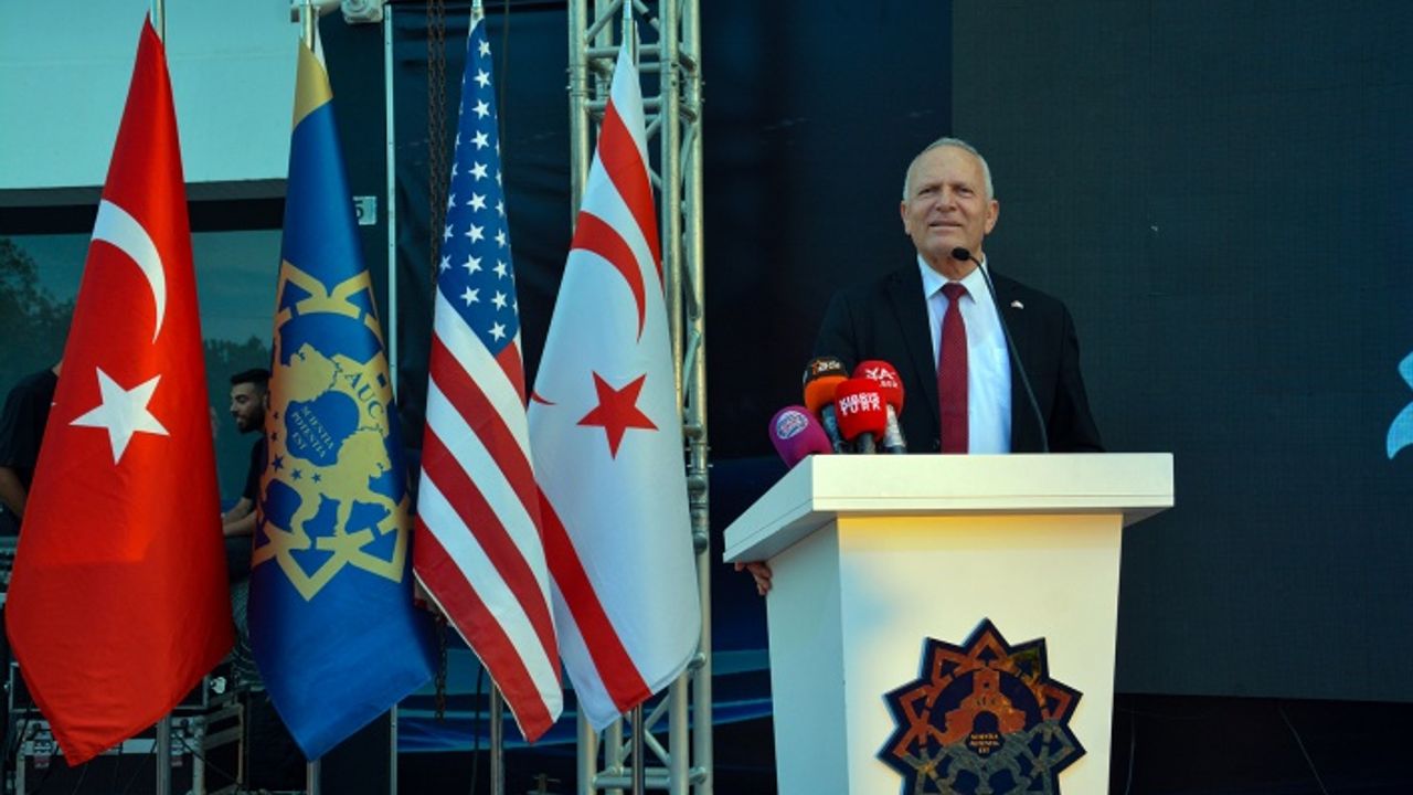 Töre, Kıbrıs Amerikan Üniversitesi mezuniyet törenine katıldı