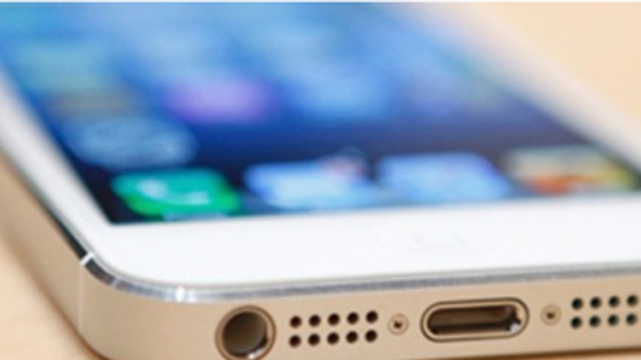‘Apple plastic iphone üretecek’