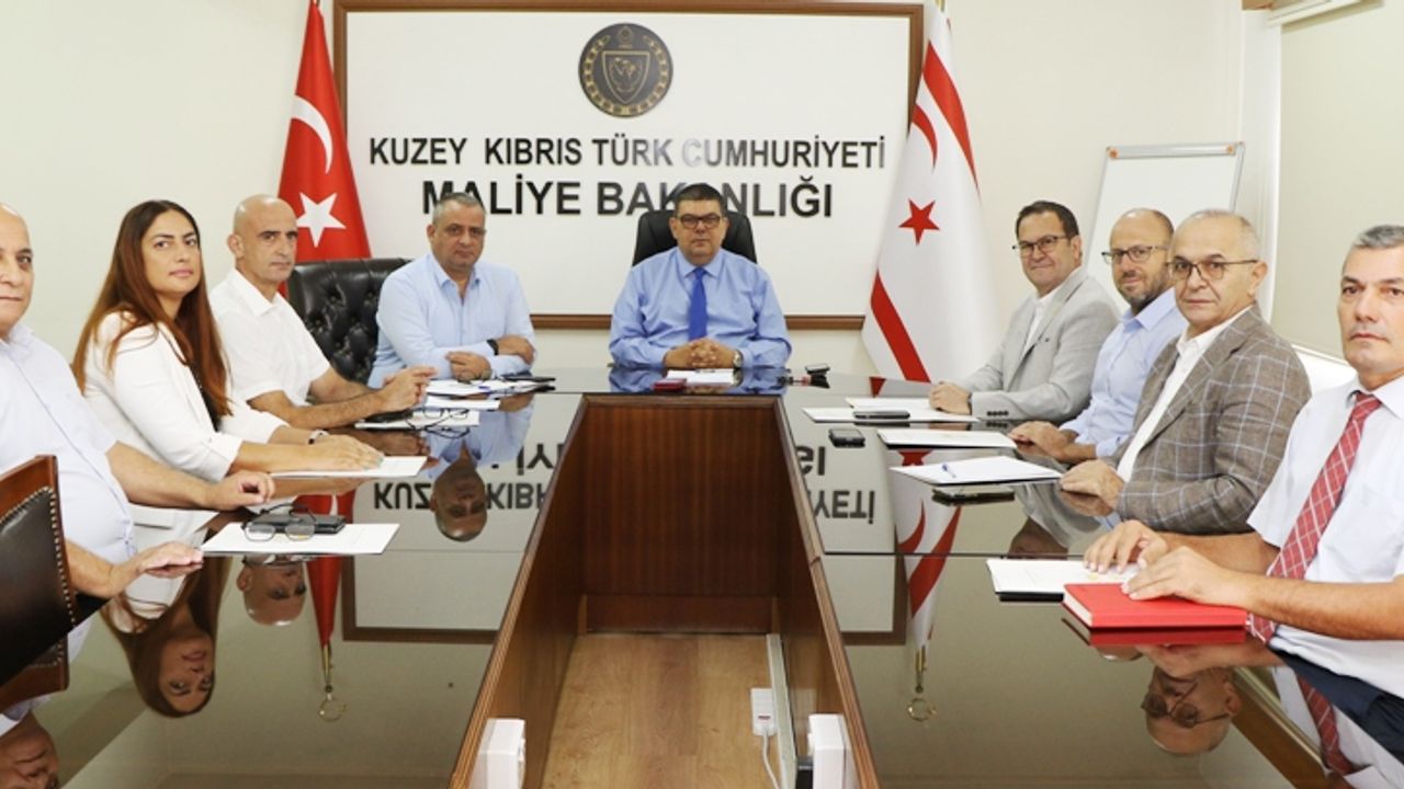 Maliye Bakanı Dr. Berova, Kıbrıs Türk Ticaret Odası heyetini kabul etti