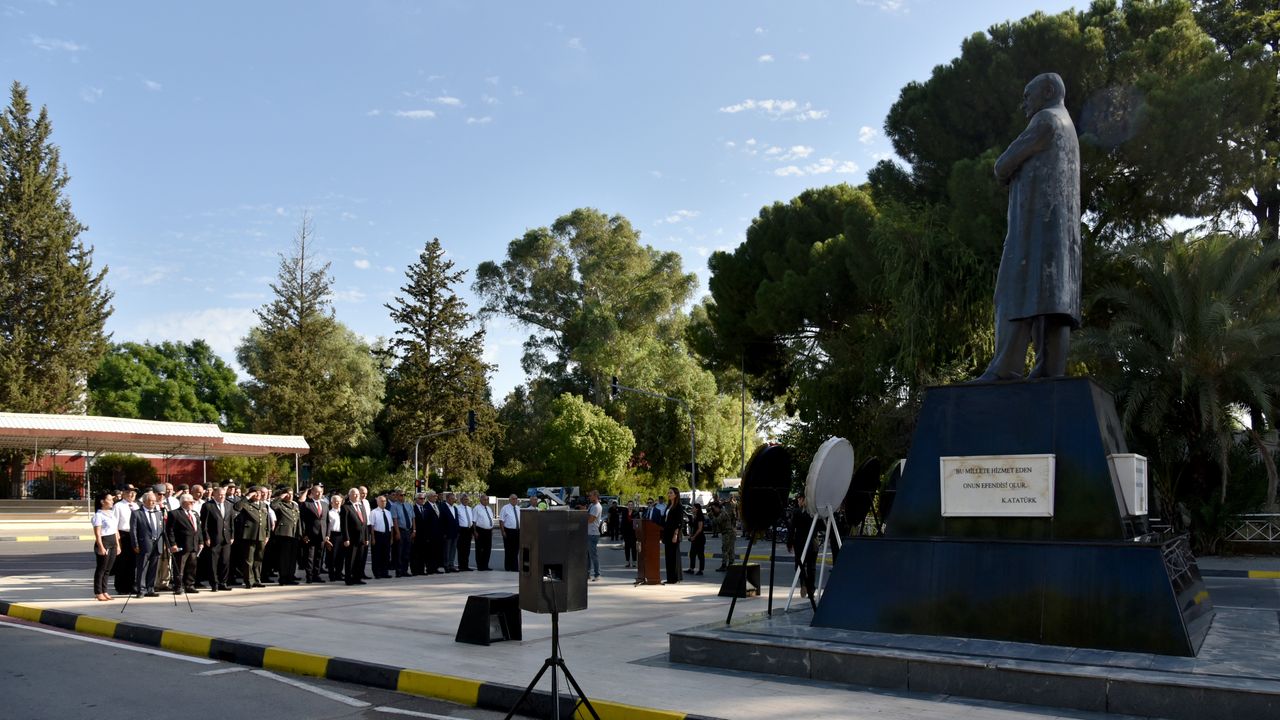Gaziler Günü dolayısıyla Atatürk Anıtı'nda tören düzenlendi