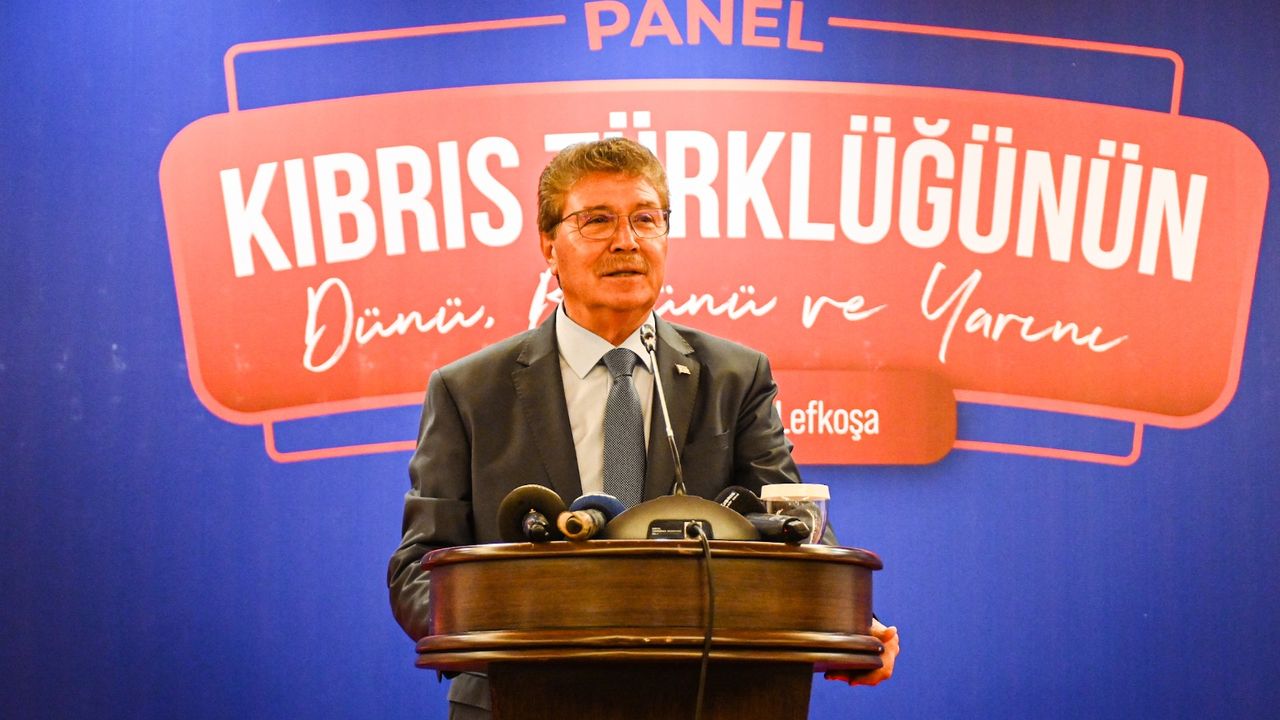 Başbakan Ünal Üstel, “Kıbrıs Türklüğünün Dünü, Bugünü Ve Yarını” paneline katıldı