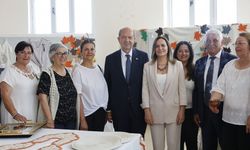 Cumhurbaşkanı Tatar, Bostancı Köy Kadın Kursu Sergisi'ni ziyaret etti