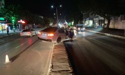 Lefkoşa'da araç direğe çarptı 1 kişi yaralandı