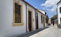 Lefkoşa'daki tarihi evlerin dış cephelerini yenileme çalışmalarını tamamlandı