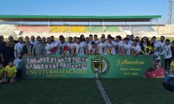 Süper Lig Şampiyonu MTG oldu: Kupa, Şampiyon Meleklere ve Fikri Arkıner'e gitti