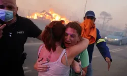 Yunanistan'da orman yangınları nedeniyle binlerce kişiye tahliye emri verildi