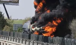 Güney'de iki ağır aracın çarpışması kaosa neden oldu