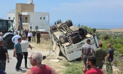 Yenierenköy’de kaza: Öğrenci taşıyan otobüs devrildi!