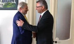 Tatar görüşmeyi kabul etmedi : Cumhurbaşkanı adayı Erhürman görüştü