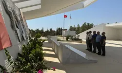 Ulusal Mücadele Vakfı Kurucu Cumhurbaşkanı Denktaş’ın anıt mezarını ziyaret etti