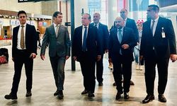 Ataoğlu, Mersin'de 'Ada Kıbrıs' sergisini ziyaret etti