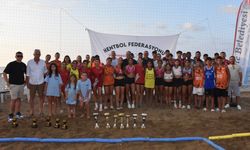 Girne’de plajda hentbol coşkusu: Şampiyonlar belli oldu