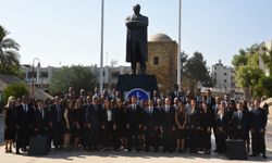 Türkiye İş Bankası 101. kuruluş yıl dönümünde Atatürk Anıtı'na çelenk koyuldu
