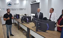 Ataoğlu ve Başçeri, KKTC Deprem İzleme ve Araştırma Merkezi’nde incelemelerde bulundu
