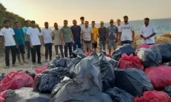 Pakistan Toplum Refahı ve Sosyal Destek Derneği, plajdaki temizlik çalışmalarıyla faaliyetlerine başladı