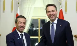 Dışişleri Bakanı Ertuğruloğlu, Türkiye Enerji ve Tabii Kaynaklar Bakanı Bayraktar ile görüştü