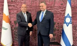 Rum Savunma Bakanı, İsrail’de mevkidaşı Katz ile görüştü: Güvenlik iş birliği ele alındı