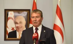 Üstel, Yeorgios’a tepki gösterdi: Kıbrıs Türk halkının siyasi eşitliğini yok sayan düşmanca dil kabul edilemez