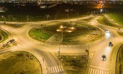 Alayköy Çemberi ışıklandı: Trafik güvenliği ve estetik birlikte güçlendi