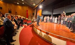 "Kafkas Tebeşir Dairesi" oyunu dün akşam yine seyircinin büyük beğenisini topladı.