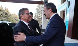 Başbakan Üstel: Kıbrıs Türkü yalnız değil