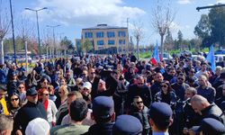 Sendikalar, fiber optik protokolüne karşı Meclis önünde eylemde