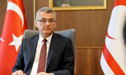 Erhürman: hekimlerimizin, sağlık çalışanlarımızın Tıp Bayramı'nı yürekten kutlarım