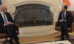 Hristodulidis, Yunanistan Savunma Bakanı Dendias'ı kabul etti: Her türlü yardıma hazırız
