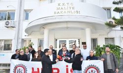 Hür-İş’ten Maliye Bakanlığı’nda protesto: Zamları kabul etmiyoruz