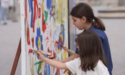 Dünya Sanat Günü’nde Girne Limanı renklerle doldu