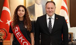 Cumhuriyet Meclisi Başkanı Ziya Öztürkler, başarılı atlet Ada Kafa’yı kabul etti.