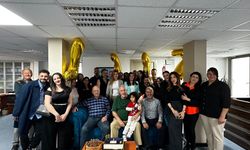 Ofiste aile ve ekip bir arada: Zeki Ziya’ya 68’inci yaş günü sürprizi