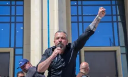 Hür-İş Başkanı Serdaroğlu’ndan hükümete sert tepki: “Ya yasayı geri çekin ya da çekip gidin”