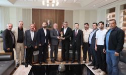 Cumhurbaşkanı Tufan Erhürman, bazı dernek yetkilileriyle bir araya geldi