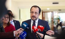 Hristodulidis, 15 yaşından küçüklerin sosyal medya erişimini yasaklayacaklarını açıkladı