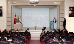 Nilden Bektaş Erhürman, Şehit Hüseyin Ruso Ortaokulu’nu ziyaret etti