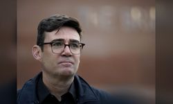 Starmer dönemi sona eriyor: İngiltere'nin yeni başbakanı Andy Burnham mı olacak?