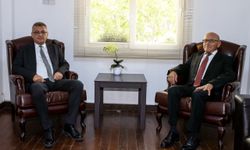 Cumhurbaşkanı Tufan Erhürman, eski cumhurbaşkanlarını ofislerinde ziyaret etti