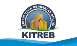 37'inci Turist Rehberi Yetiştirme Kursu mezunları sertifikalarını alıyor