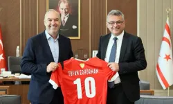 Tufan Erhürman’dan A Milli Futbol Takımı’na tebrik telefonu
