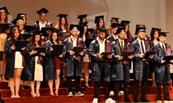 DAÜ Tıp Fakültesi'nde 38 yeni hekim mesleğe yemin etti