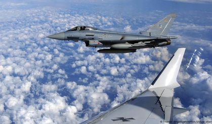 İngiltere’deki Rumlar, Türkiye-İngiltere savunma anlaşmasını protesto etti