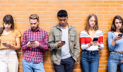 Z kuşağı dünyayı 'korkutucu bir yer' olarak görüyor